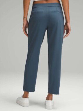 Lululemon Tapered-Leg Mid-Rise Pant 7/8 Length - Size Women's M - Iron Blue